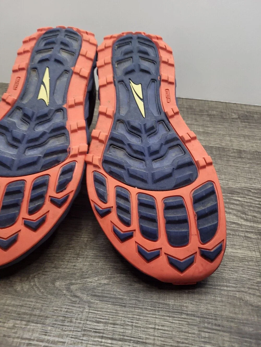Altra Superior 5 Trail Running Shoes Womens Size 7.5 Navy Blue